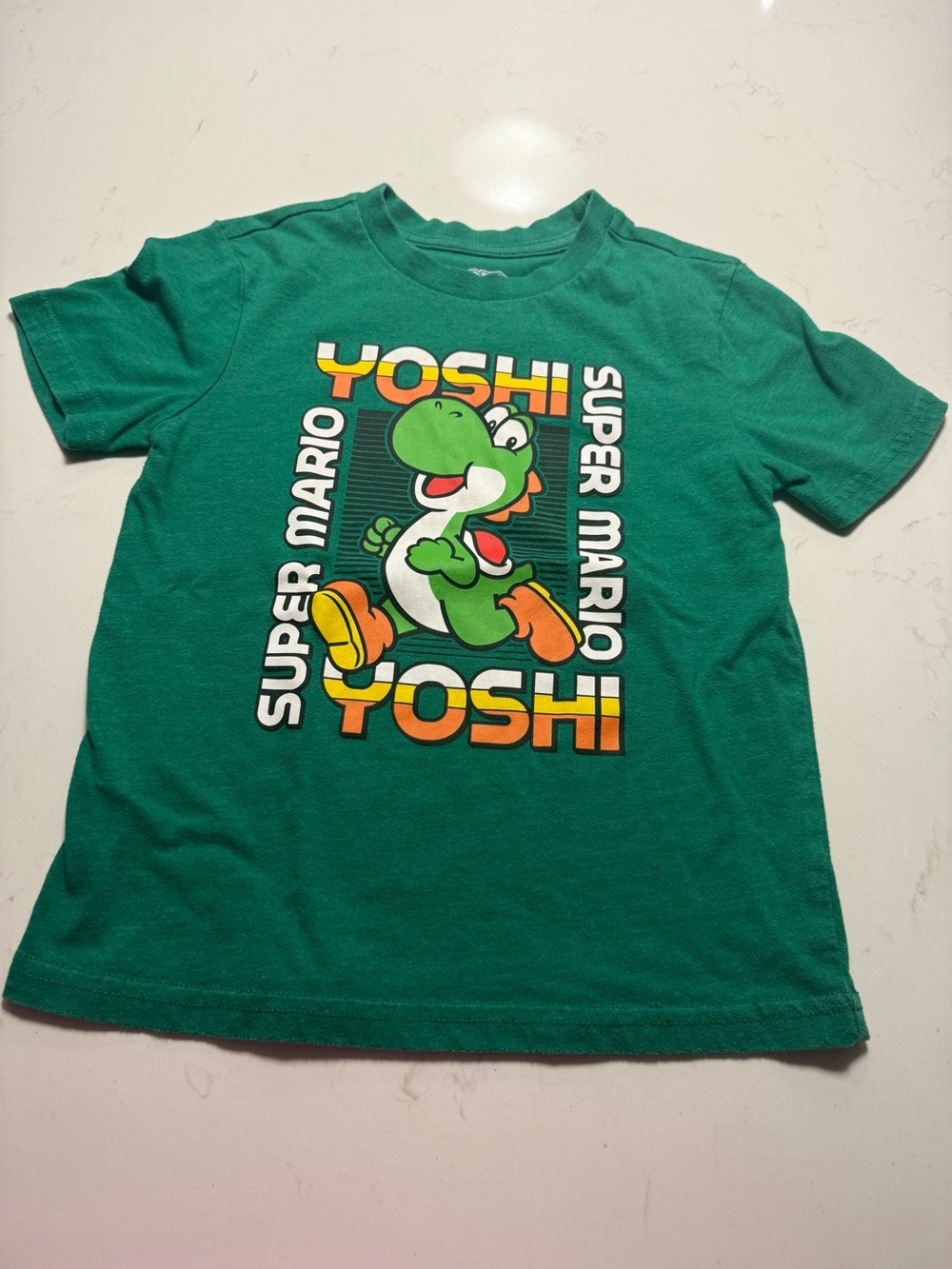 Nintendo Yoshi Graphic Kids Tee size 4/5